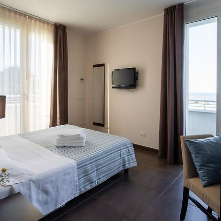 Gimmi Hotel Римини Экстерьер фото
