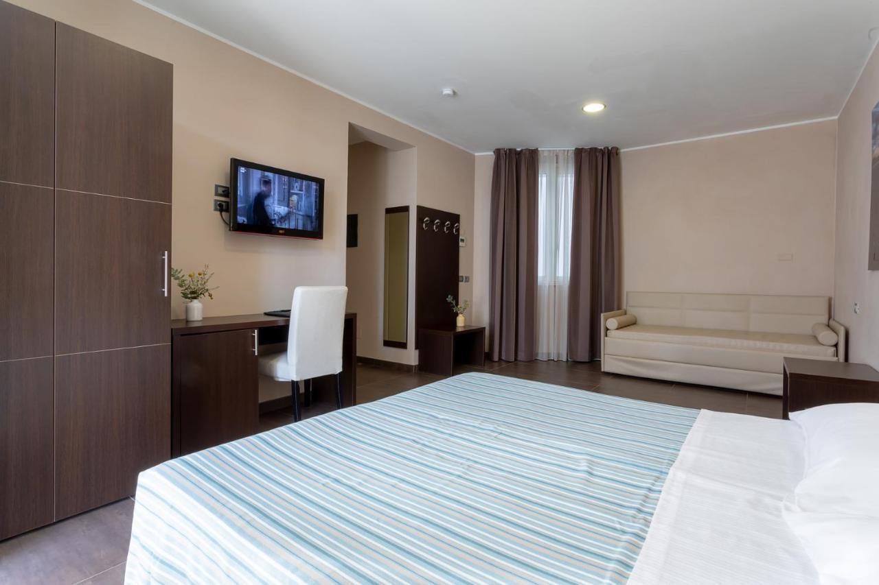 Gimmi Hotel Римини Экстерьер фото