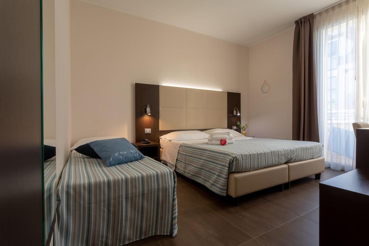 Gimmi Hotel Римини Экстерьер фото