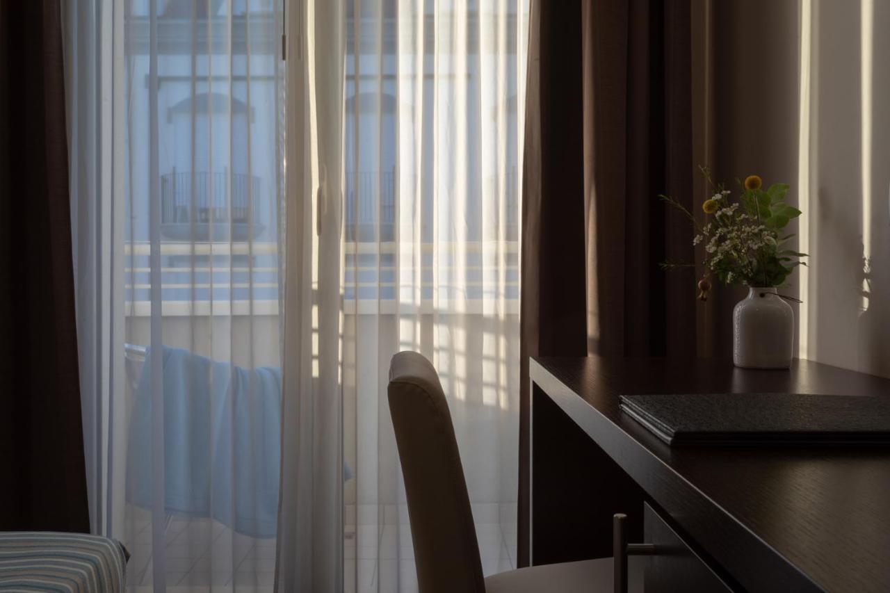 Gimmi Hotel Римини Экстерьер фото